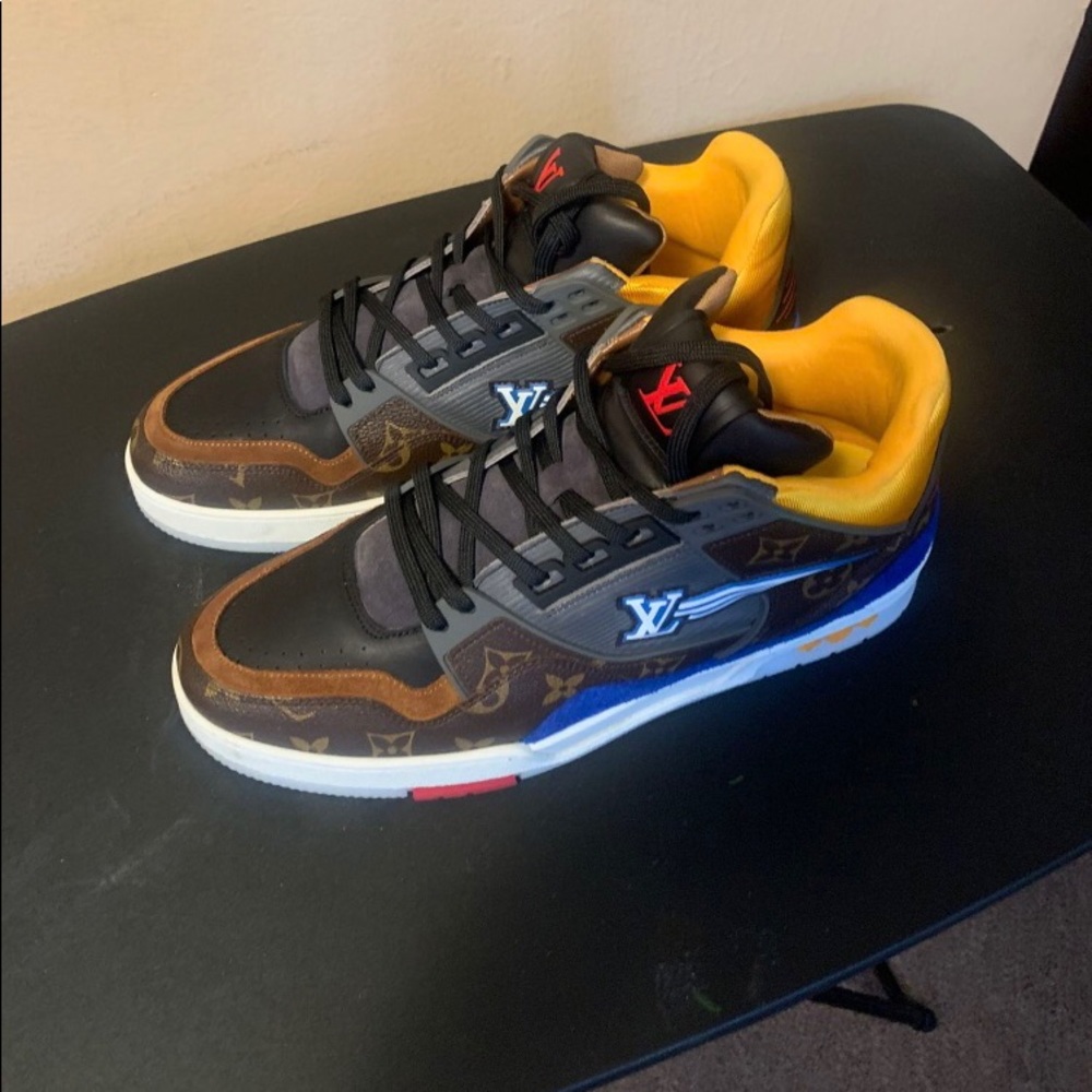 LV Trainers Authentic Rare